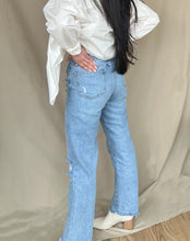 Load image into Gallery viewer, Jenny Light Denim Jeans
